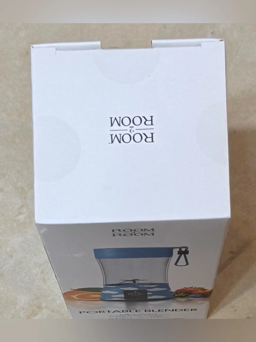 ROOM2ROOM Portable Blender -8.5fl.oz(250ml) Size:3.23”+3.15”+8.86”. New w box